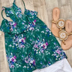 Ali & Kris green floral ruffle tank size S